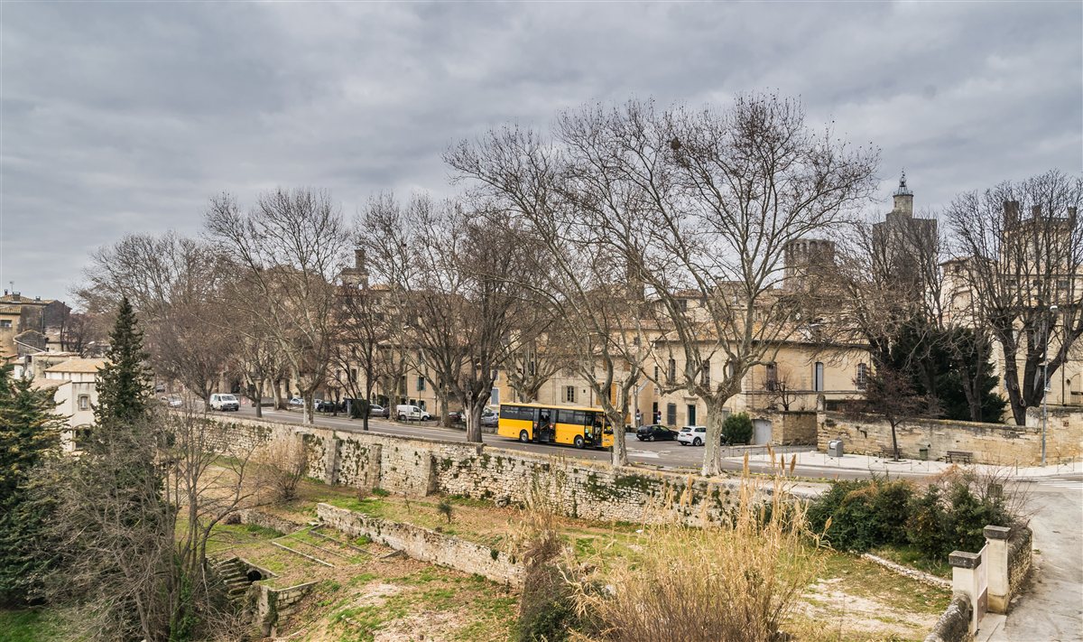 Vue panoramique d&rsquo;Uz&egrave;s depuis les hauteurs du Gard